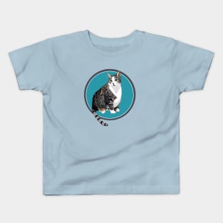 green eye tabby cat Kids T-Shirt